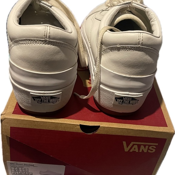 Vans - Picture 3 of 5